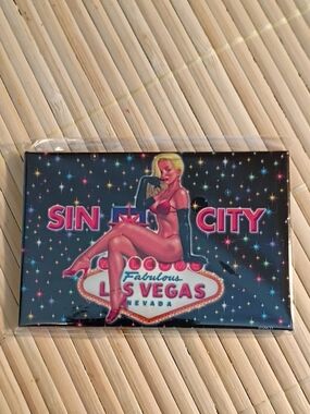 Sin City Las Vegas Pin-Up Retro Art Print Magnet - Pink & Black 3x2